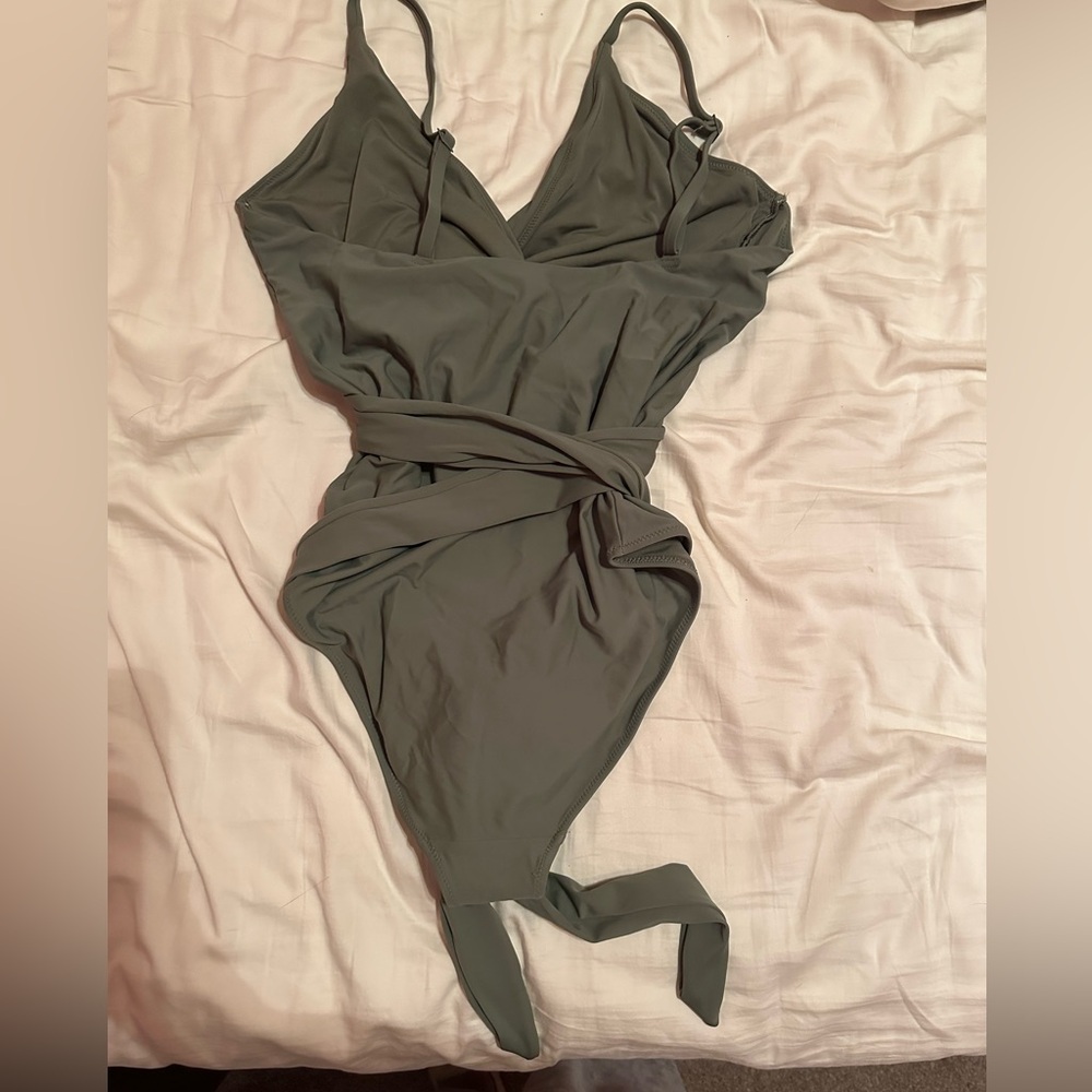 Aerie One Piece Full Coverage Wrap Swimsuit Color Olive Green Size XXL - Picture 2 of 5